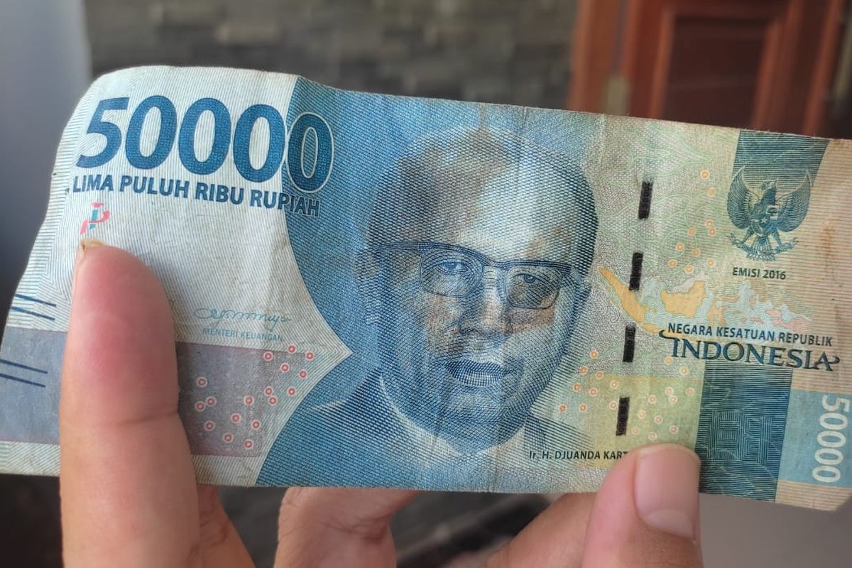 Cara Mudah Mengenali Uang Palsu