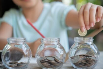 Menanamkan Nilai Kerja Keras dan Uang pada Remaja