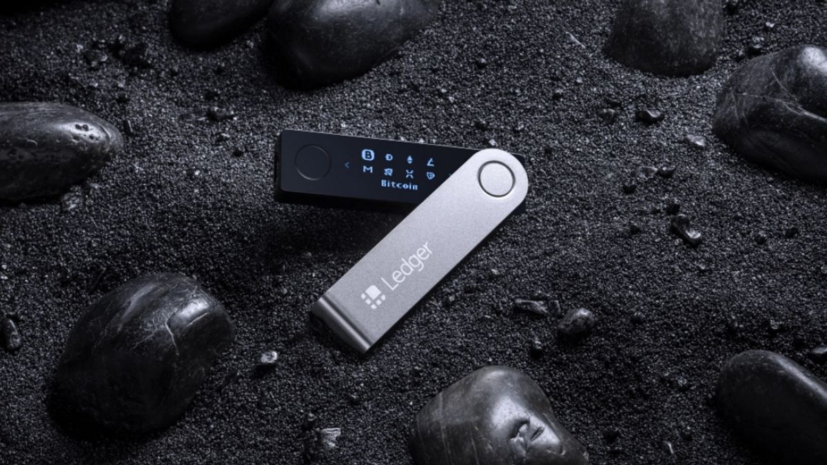 Menyimpan Aset Kripto di Hardware Wallet