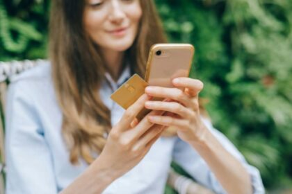 Cara Memantau Harga Emas Dunia Setiap Hari Lewat HP