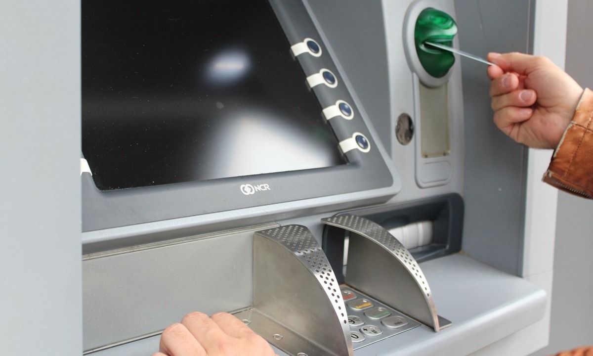 Kartu ATM yang Tertelan di Mesin ATM