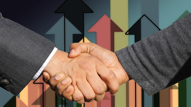 Menghadapi Persaingan Bisnis yang Menjual Produk Serupa