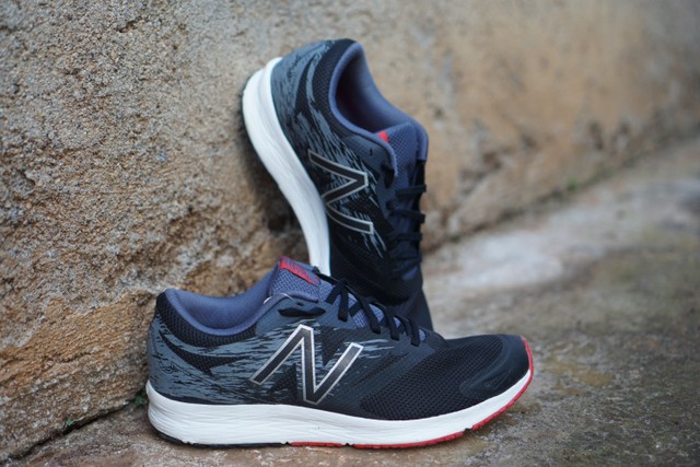 Usaha Jual Sepatu Sneakers Second Branded