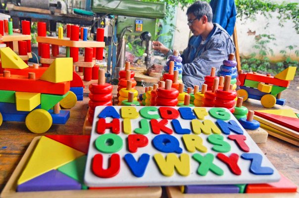 Ide Bisnis Mainan Edukasi Anak