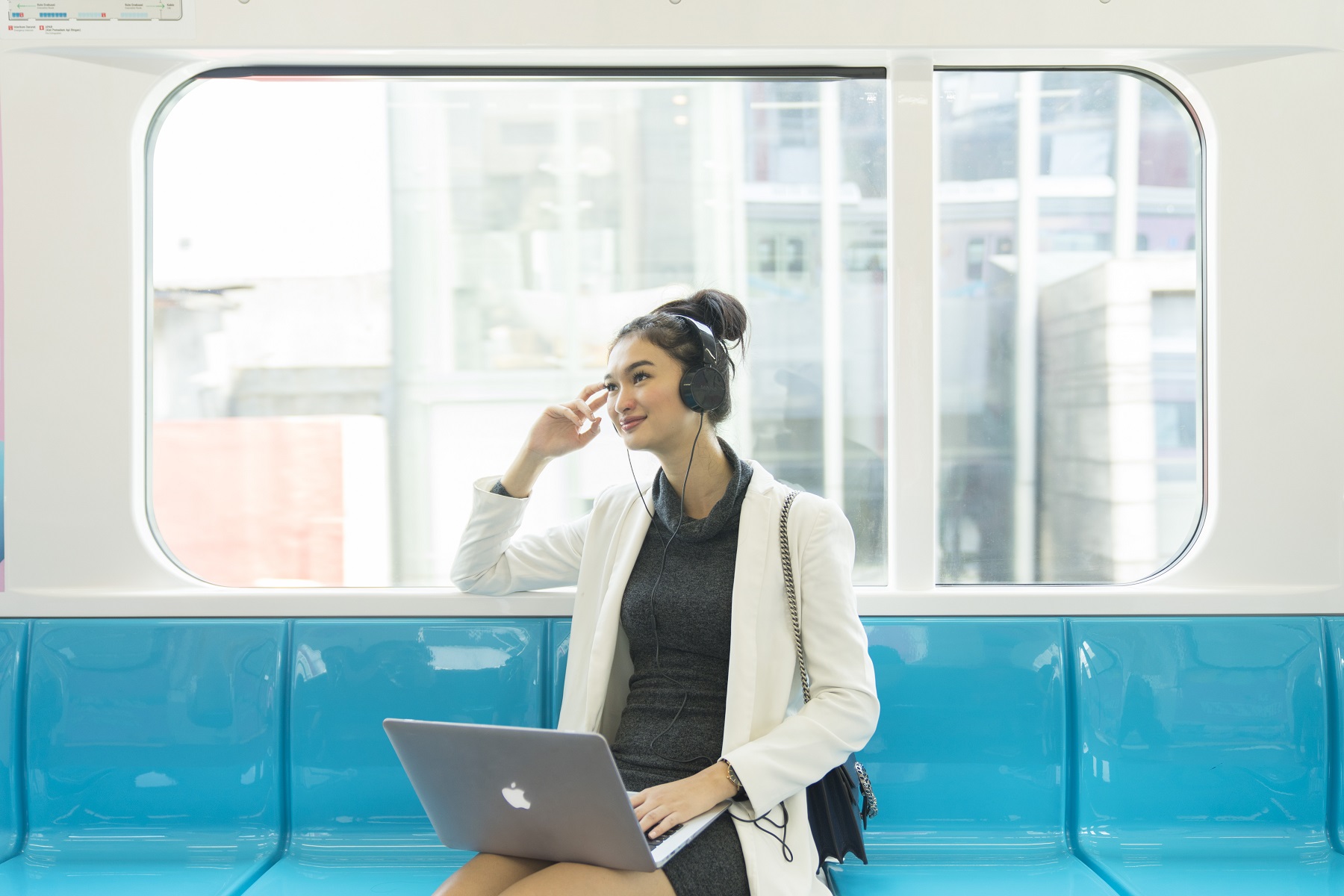 Aplikasi Monitoring Kerja Karyawan Hybrid Terbaik