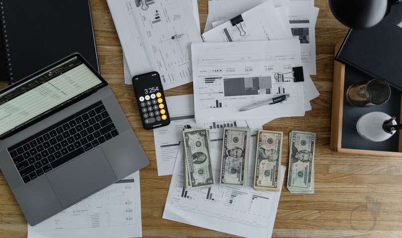 Perbedaan Financial Freedom vs Financial Independence